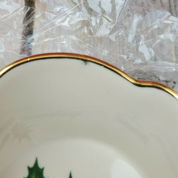 LENOX Holiday Round Fluted Dish Candy Bowl 24k gold Holly - Picture 6 of 7